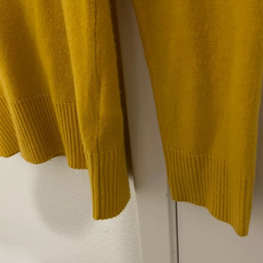 Sweater - Picture 4 of 5